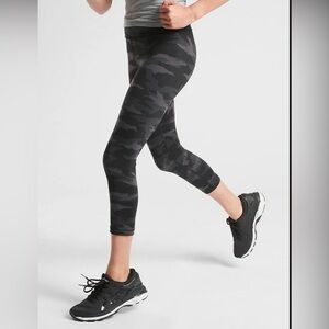 Athleta Girl Printed Chit Chat Capri Size XXL 16